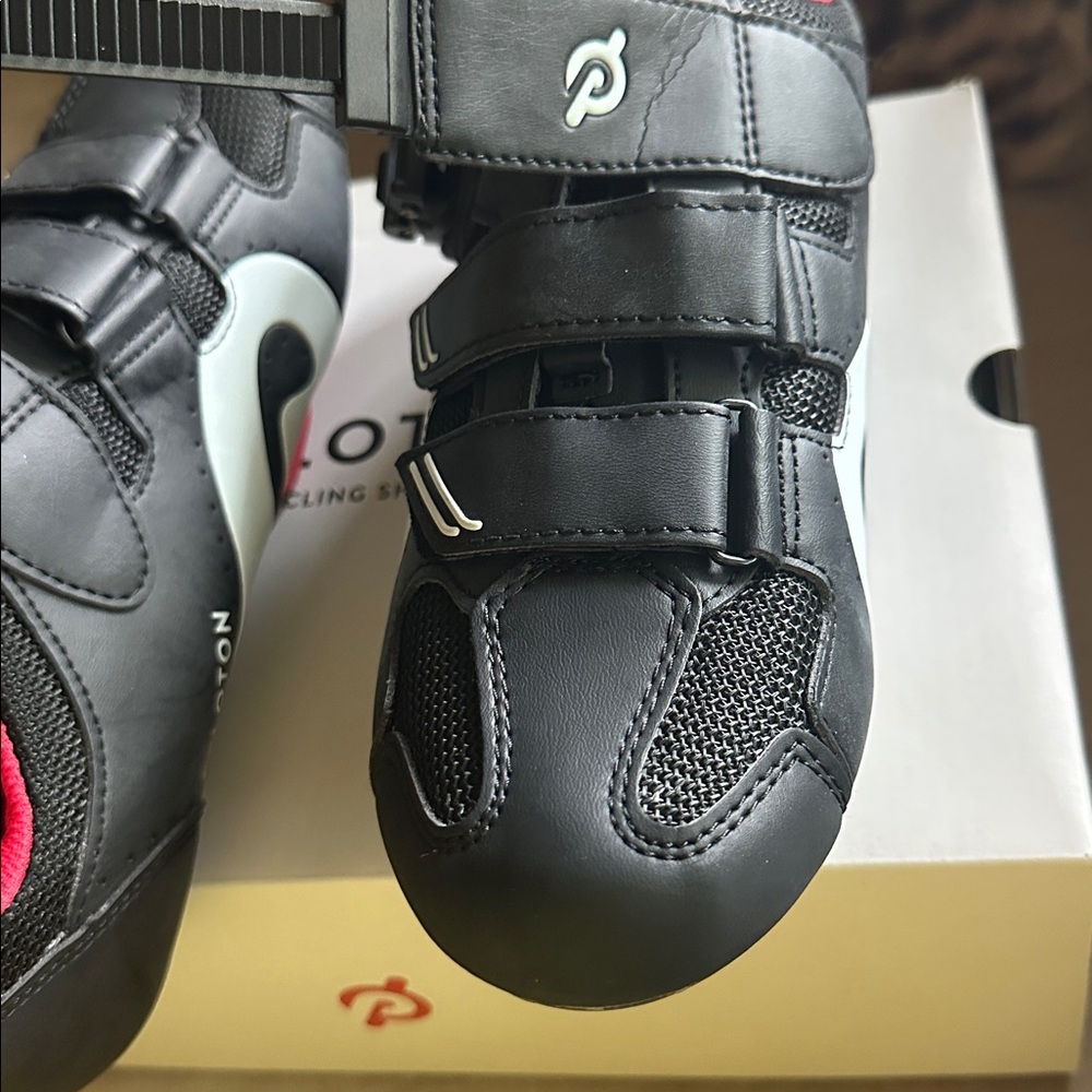 Peloton biking shoes brand new with box - Picture 5 of 5